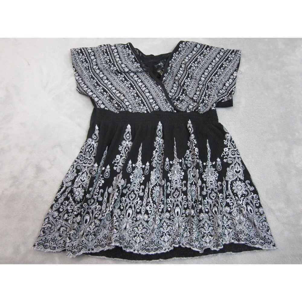 Absolutely Famous Top Women Large Black White Paisley Empire Waist Crochet VNeck